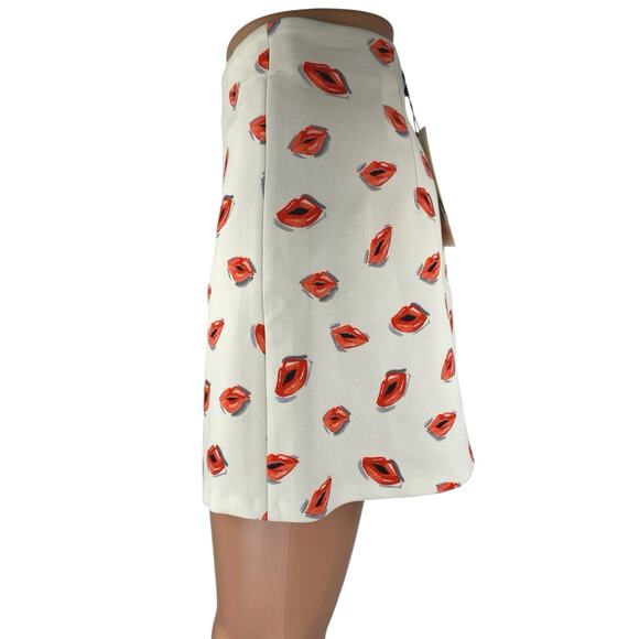 NEW Zara White Red Lips Printed High Waisted Zipper Mini A-Line Skirt Size M - Picture 2 of 4